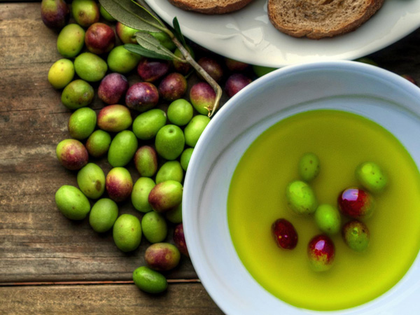 featured friday: trizina premium extra virgin olive oil