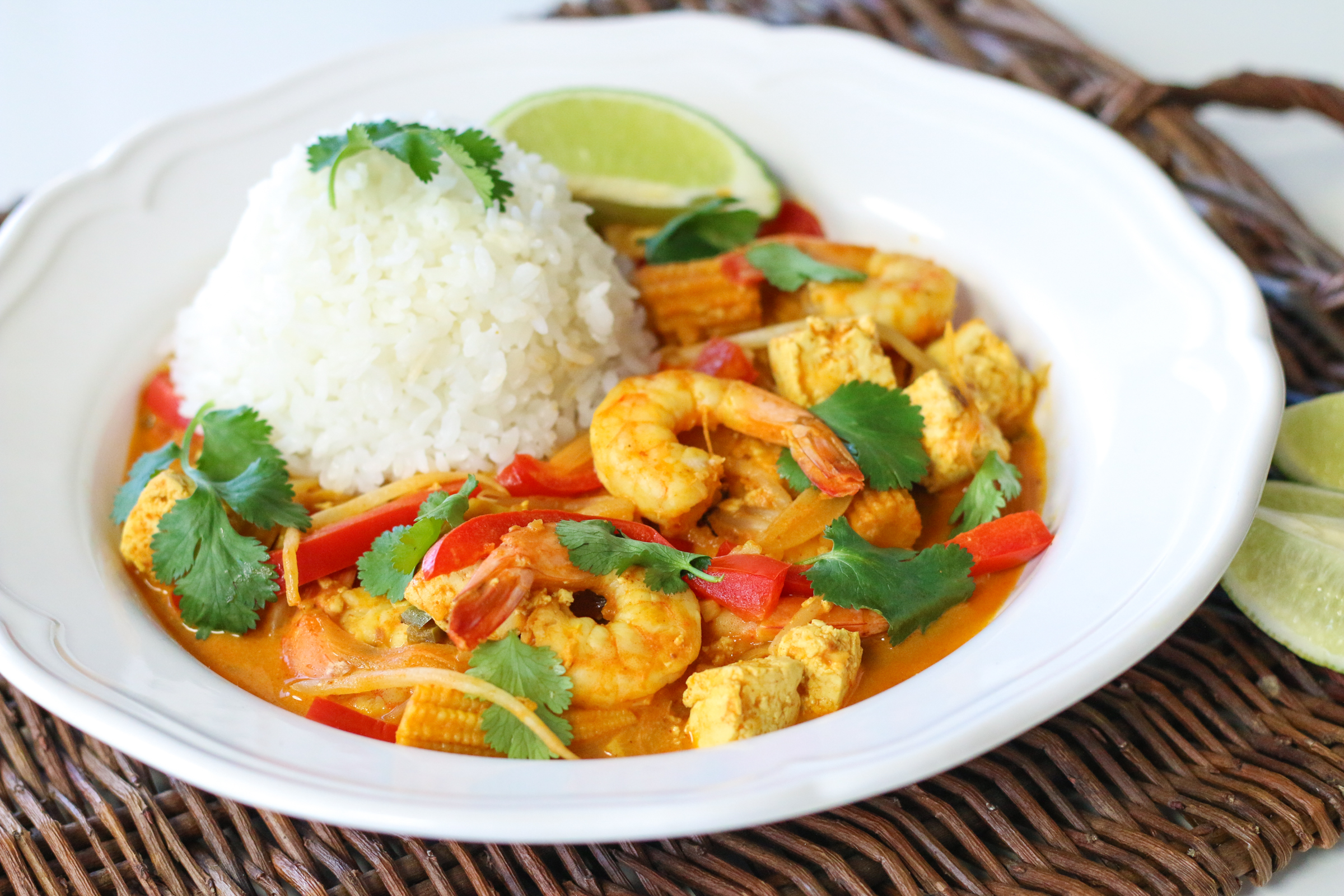 https://chefjulieyoon.com/wp-content/uploads/2014/04/Shrimp-Tofu-Coconut-Curry-21-1.jpg