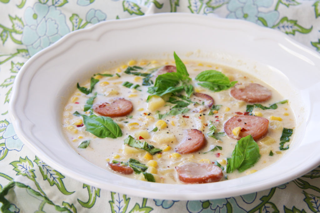 https://chefjulieyoon.com/wp-content/uploads/2014/07/Corn-Chowder-With-Sausage-13-1024x683.jpg
