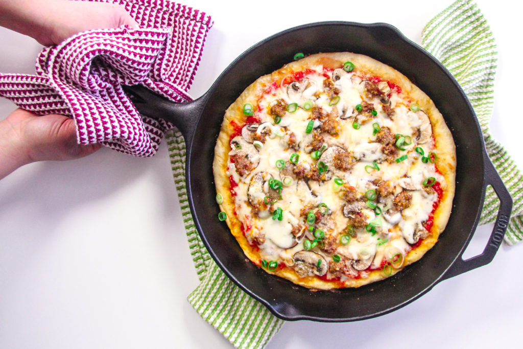 https://chefjulieyoon.com/wp-content/uploads/2015/03/Homemade-Skillet-Pizza-6-1024x683.jpg