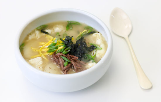 Dduk Guk (Korean Rice Cake Soup – 떡국)
