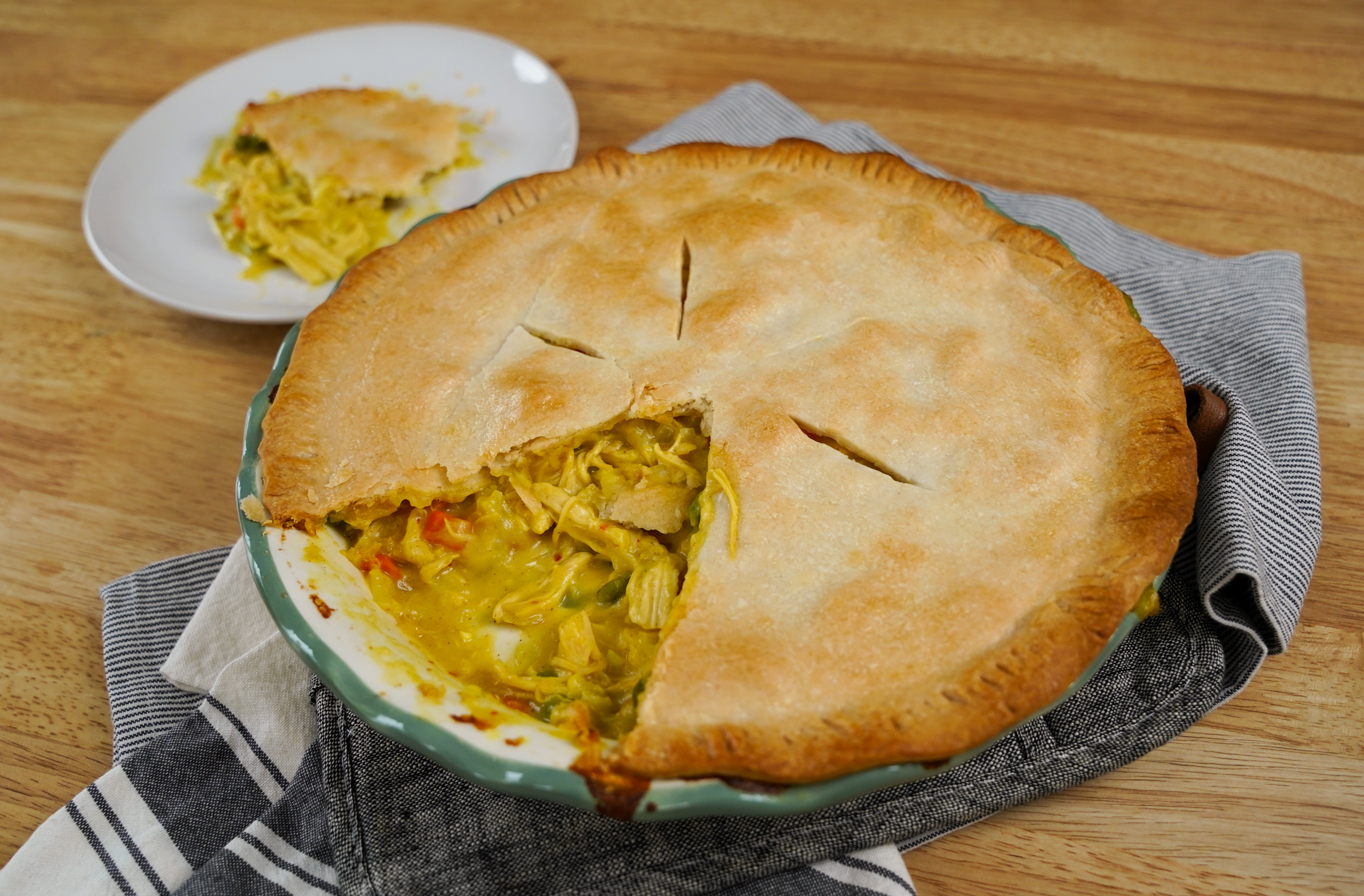 Thai Chicken Curry (kaeng ghai) Pot Pie : r/CulinaryPlating